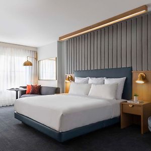 Deluxe  King Room Mobility accessible